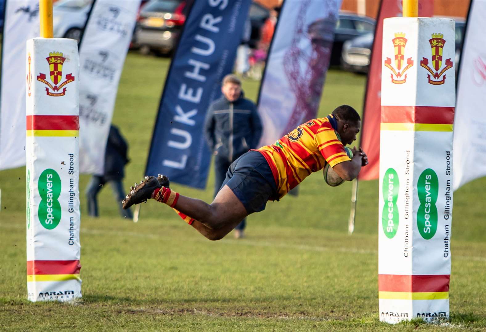 Deji Oyesola scores a try for Medway in style against Sutton & Epsom. Picture: Jake Miles Sports Photography