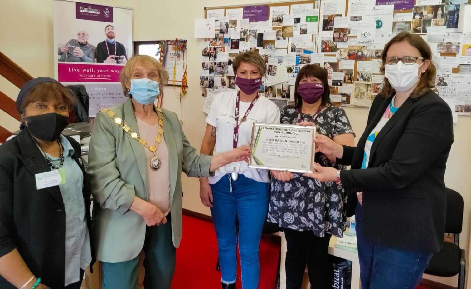 Town Mayor, Councillor Lesley Howes, visited Home Instead Dartford to present the award certificate to their caregivers