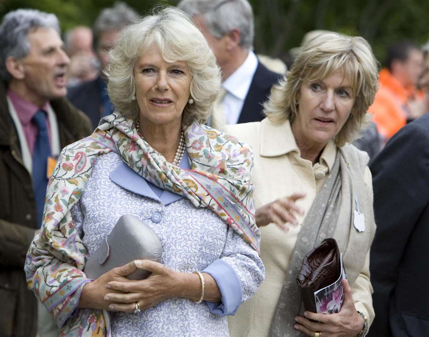 Camilla with her sister Annabel Elliot at the Chelsea Flower Show (Michael Dunlea/PA)