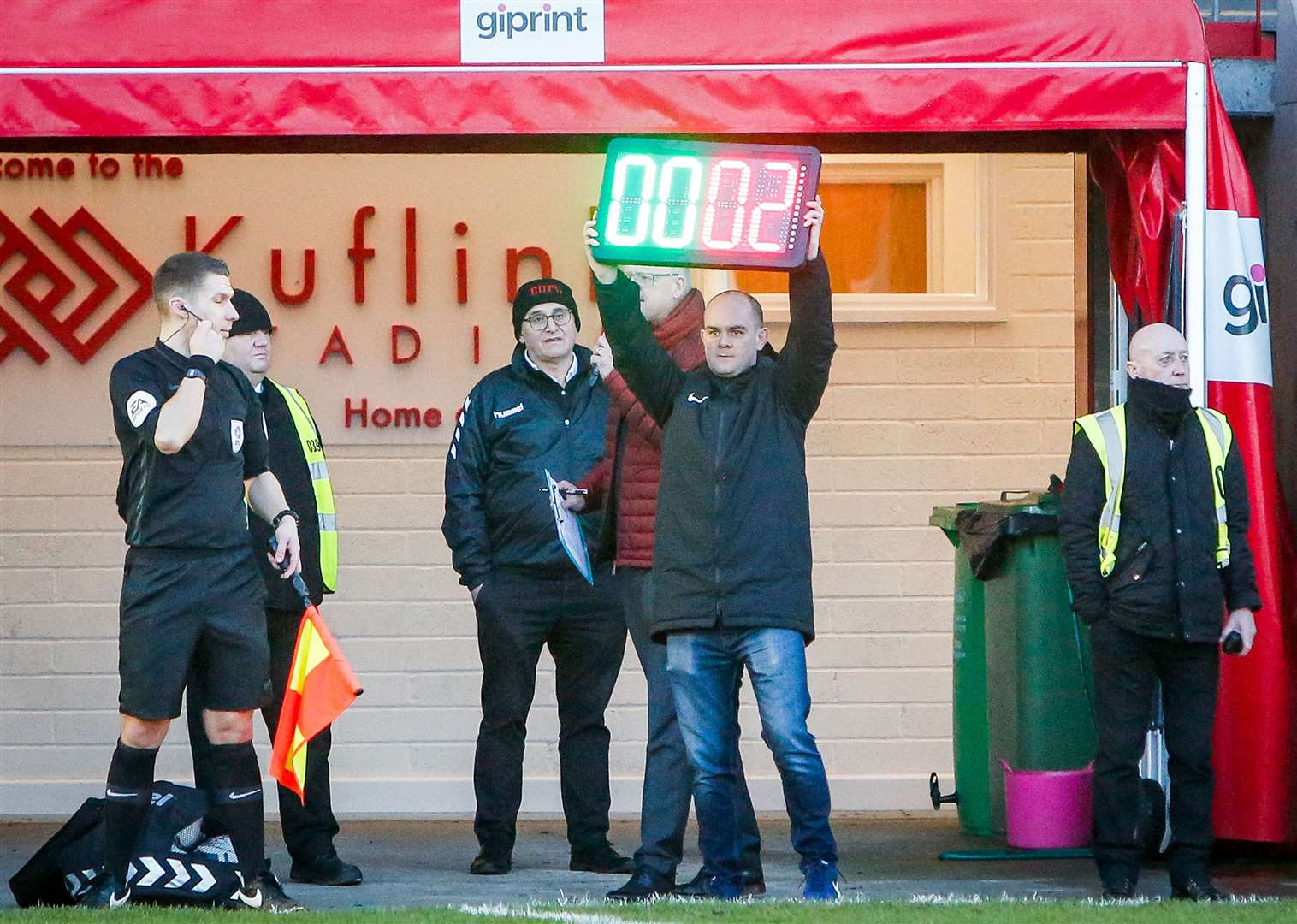 The stand-in fourth official, who came out of the crowd after referee James Durkin injured his ankle. Picture: Matthew Walker FM27043666