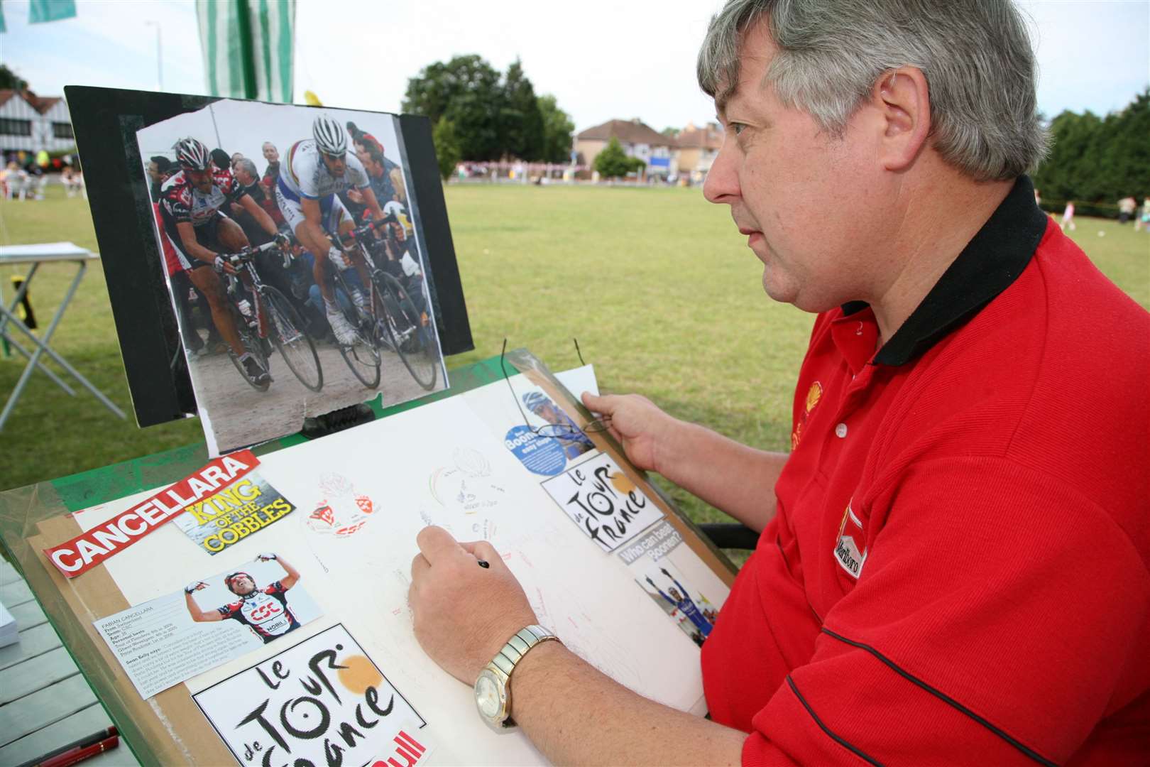 Artist Brian Casey illustrates a race scene. Pic: David Antony Hunt