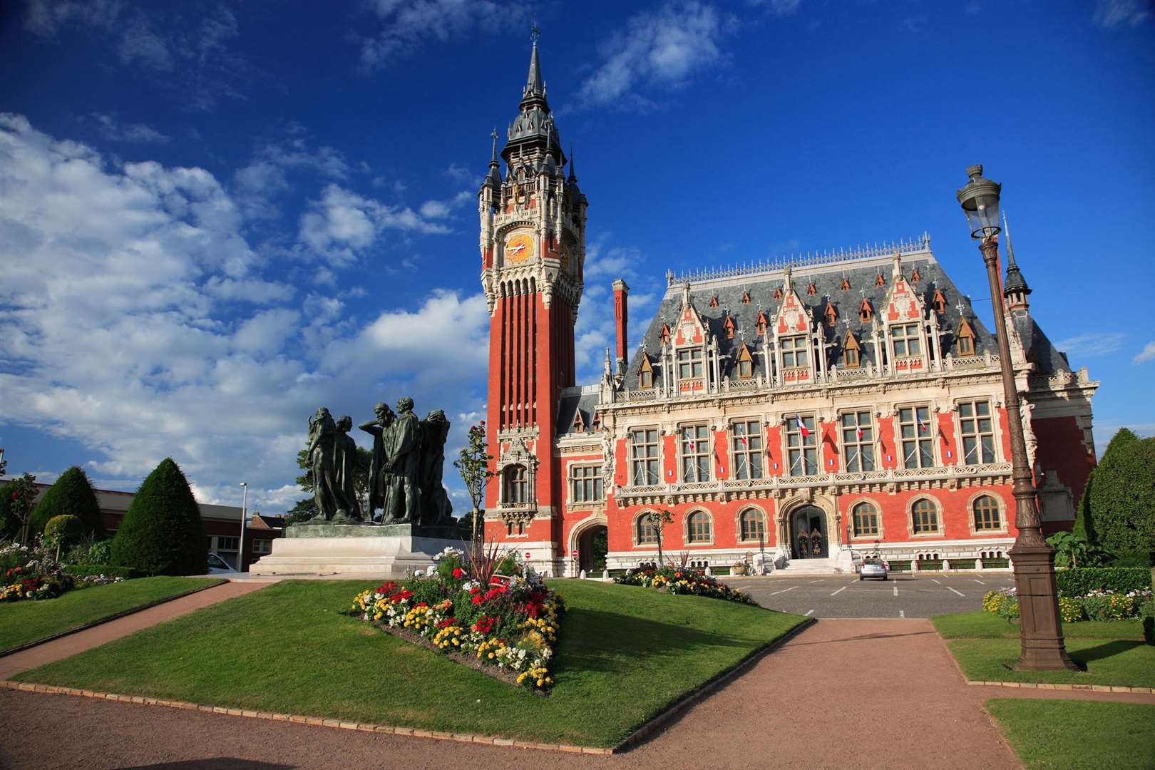One of Calais' finest landmarks is the Town Hall whose towering belfry can be seen for miles around