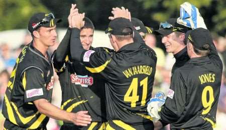 Kent Spitfires celebrate another wicket against Durham Dynamos