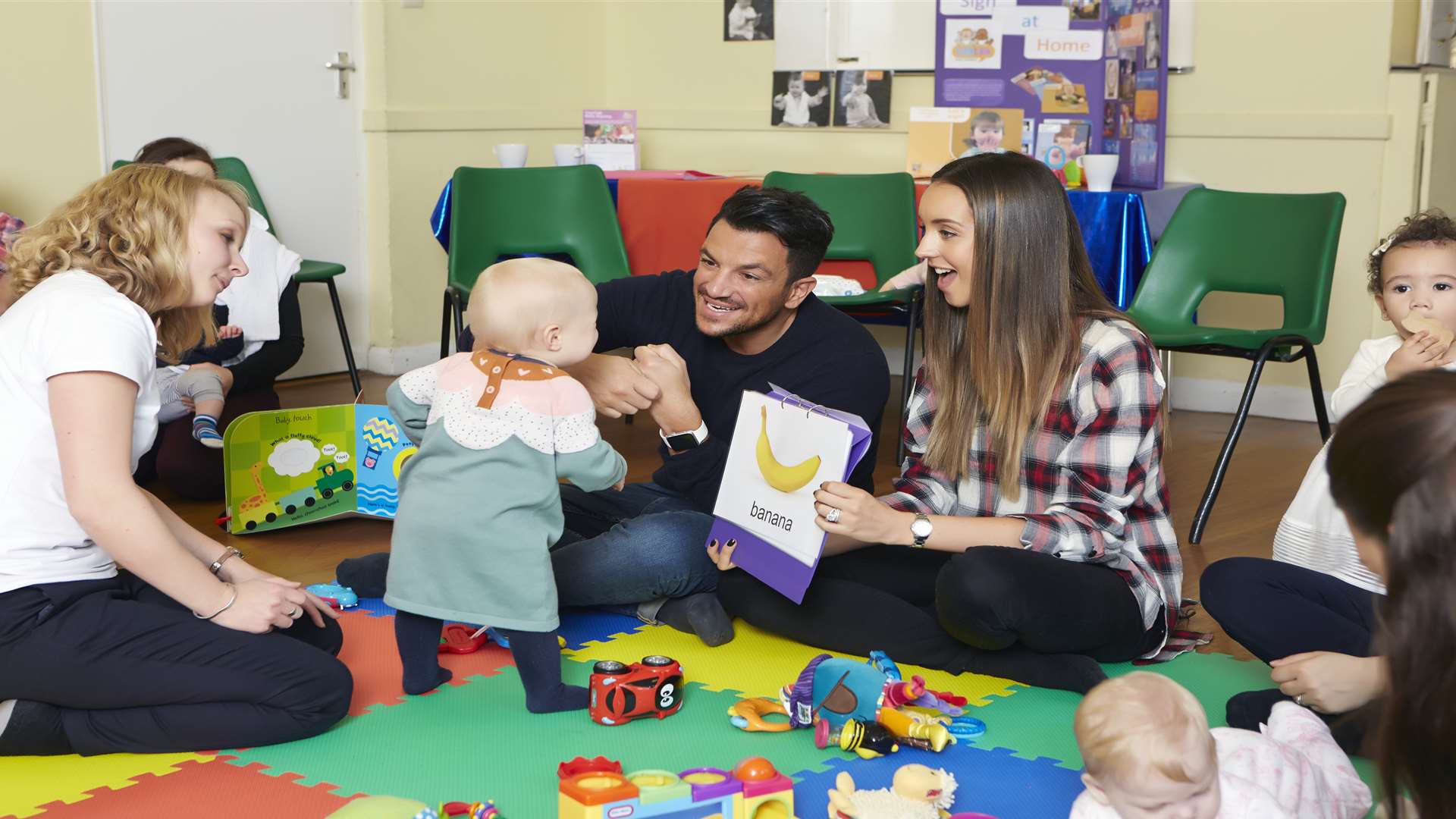 Peter and Emily Andre learn about baby signing. Picture: npower