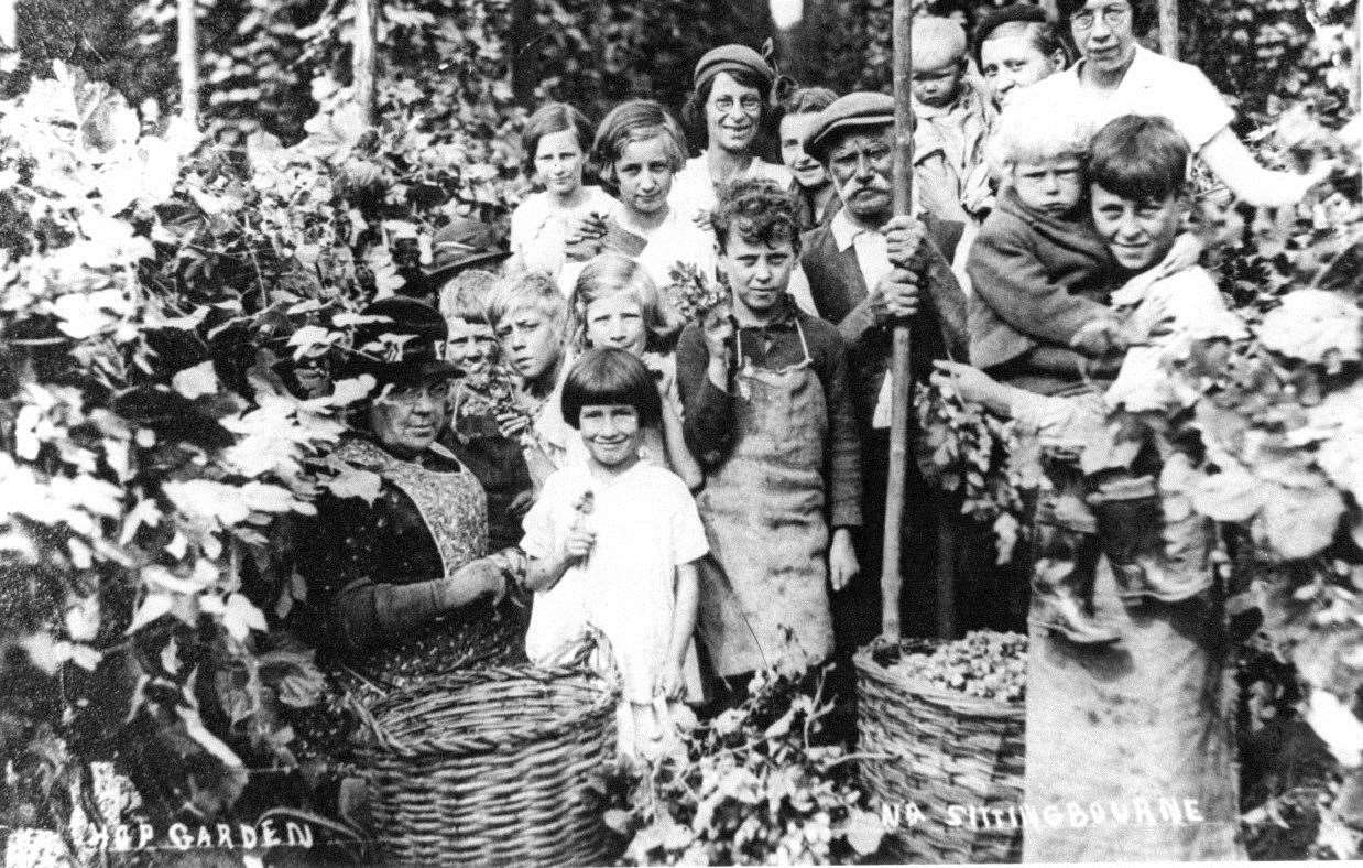 Hop-pickers in the Sittingbourne area in the 1940s