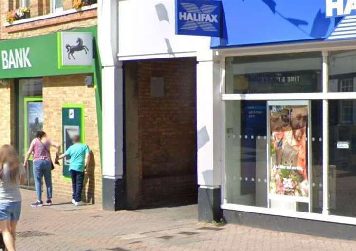 The teenager was stabbed in an alleyway off Dartford High Street, between the Lloyds and Halifax banks. Picture: Google
