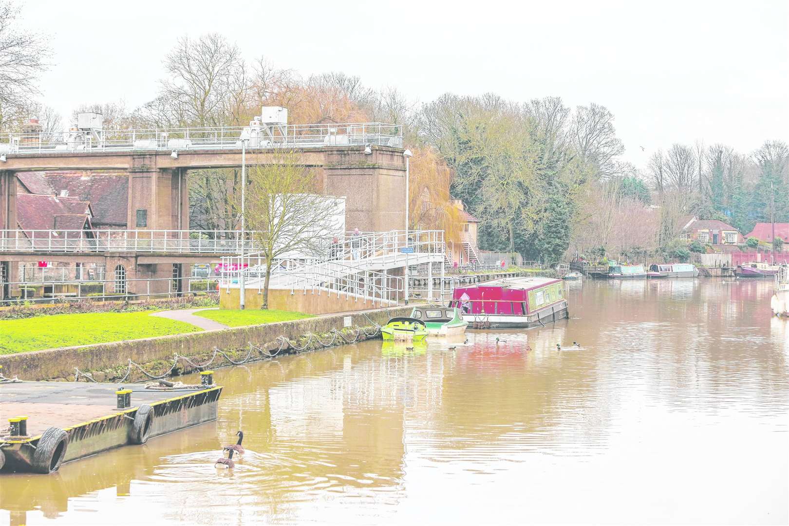 Allington Lock was closed to craft after a cylinder was found in the River Medway