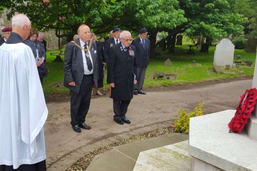 Lord Mayor of Canterbury George Metcalfe and President of the Canterbury branch of the Royal British Legion Gerry Ferrett lay wreaths in Canterbury cemetery to commemorate the battle of the Somme