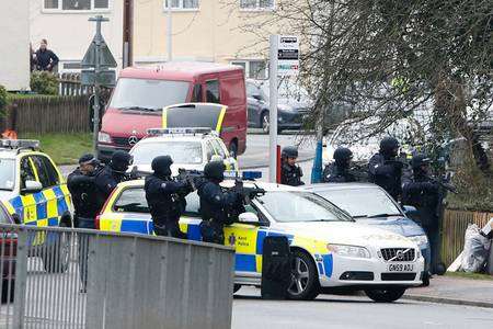 Teams of armed police descended on Hunt Road in Tonbridge
