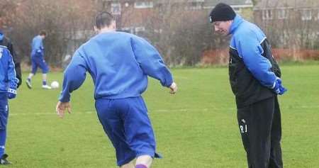 WISE WORDS: Ronnie Jepson, right, takes a training session. Picture: BARRY CRAYFORD
