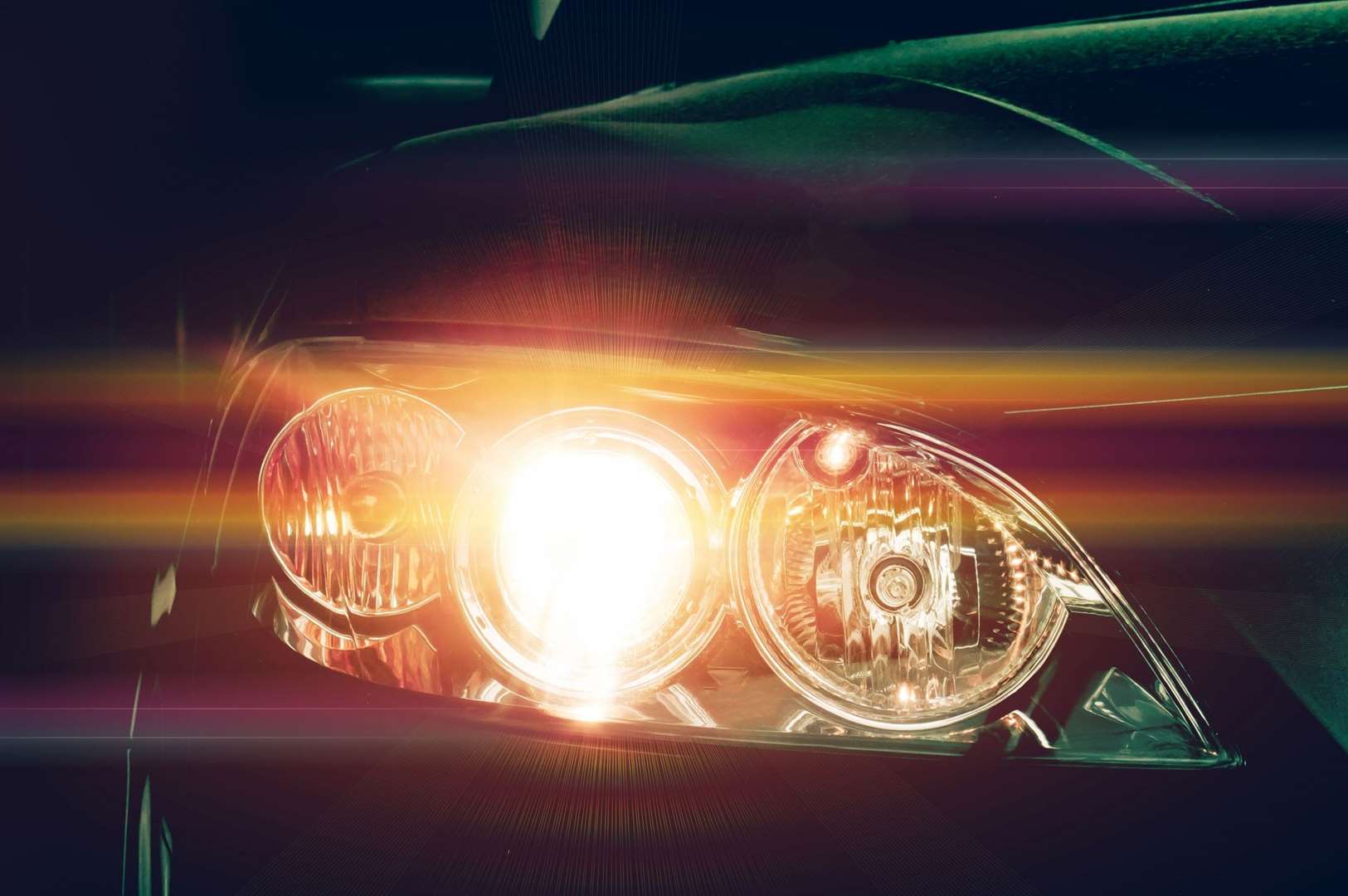 Drivers have reported increasing problems with headlight glare to the RAC. Image; iStock.