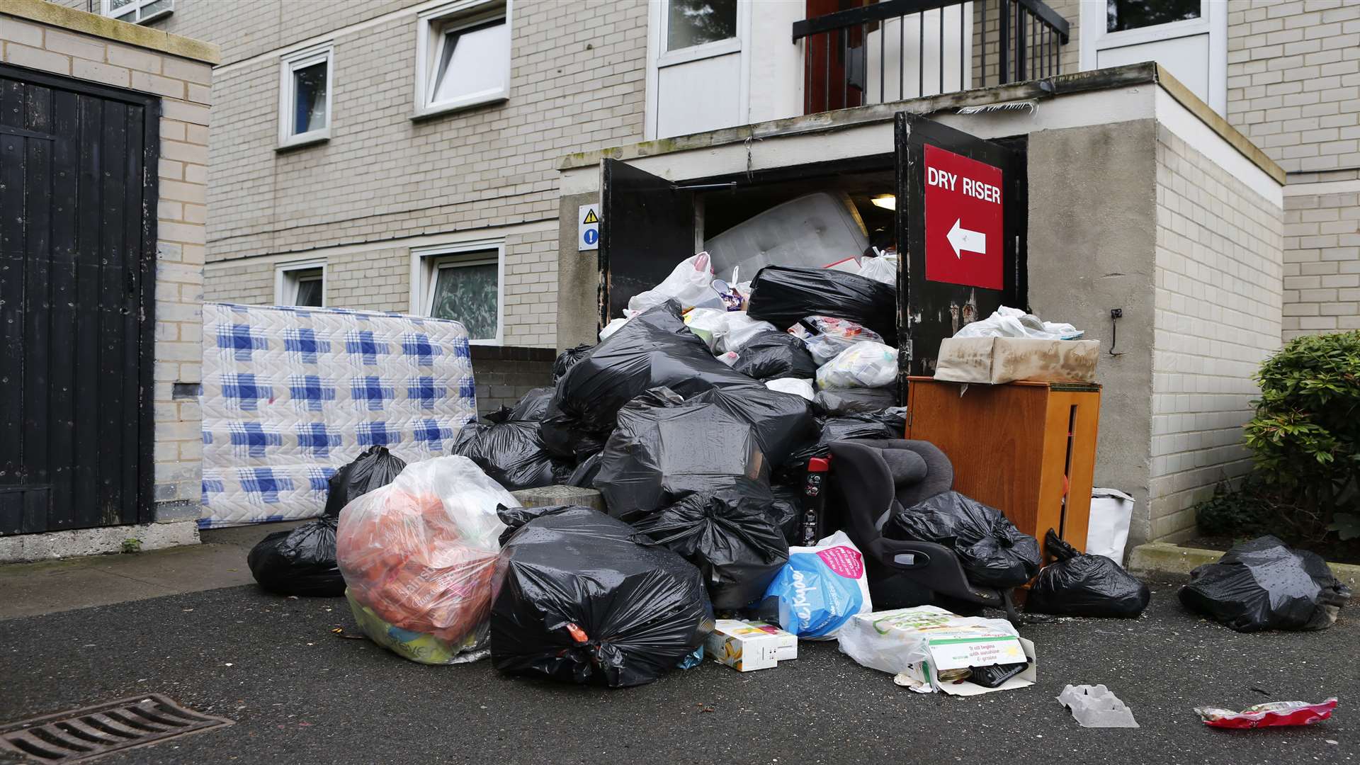 Suna Meah dumped the waste in a Swanley car park