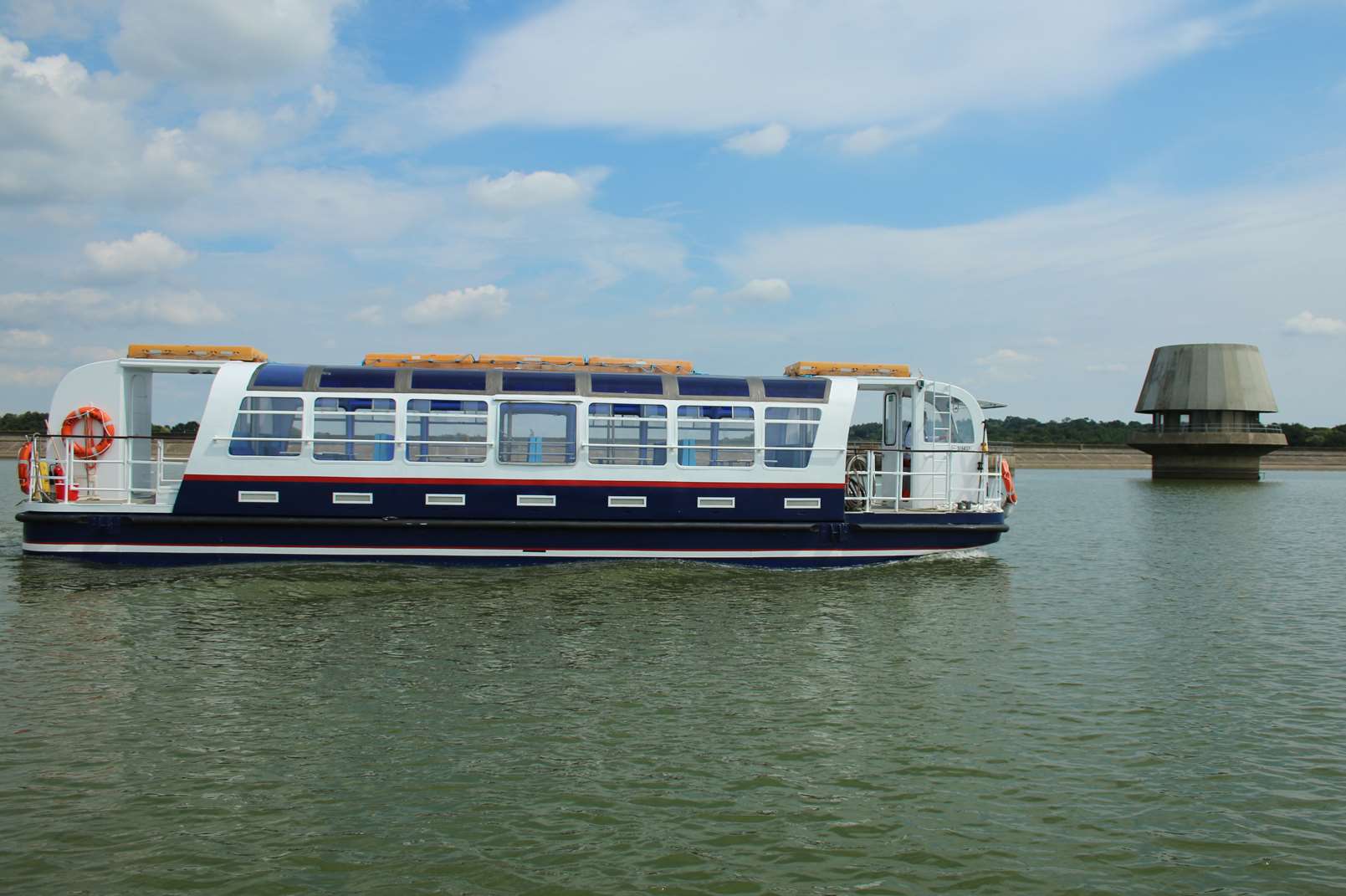A series of packages are available on the Bewl Belle including morning coffee and cake, lunch and afternoon tea or a cruise around the lake followed by lunch at the Boat House Bistro