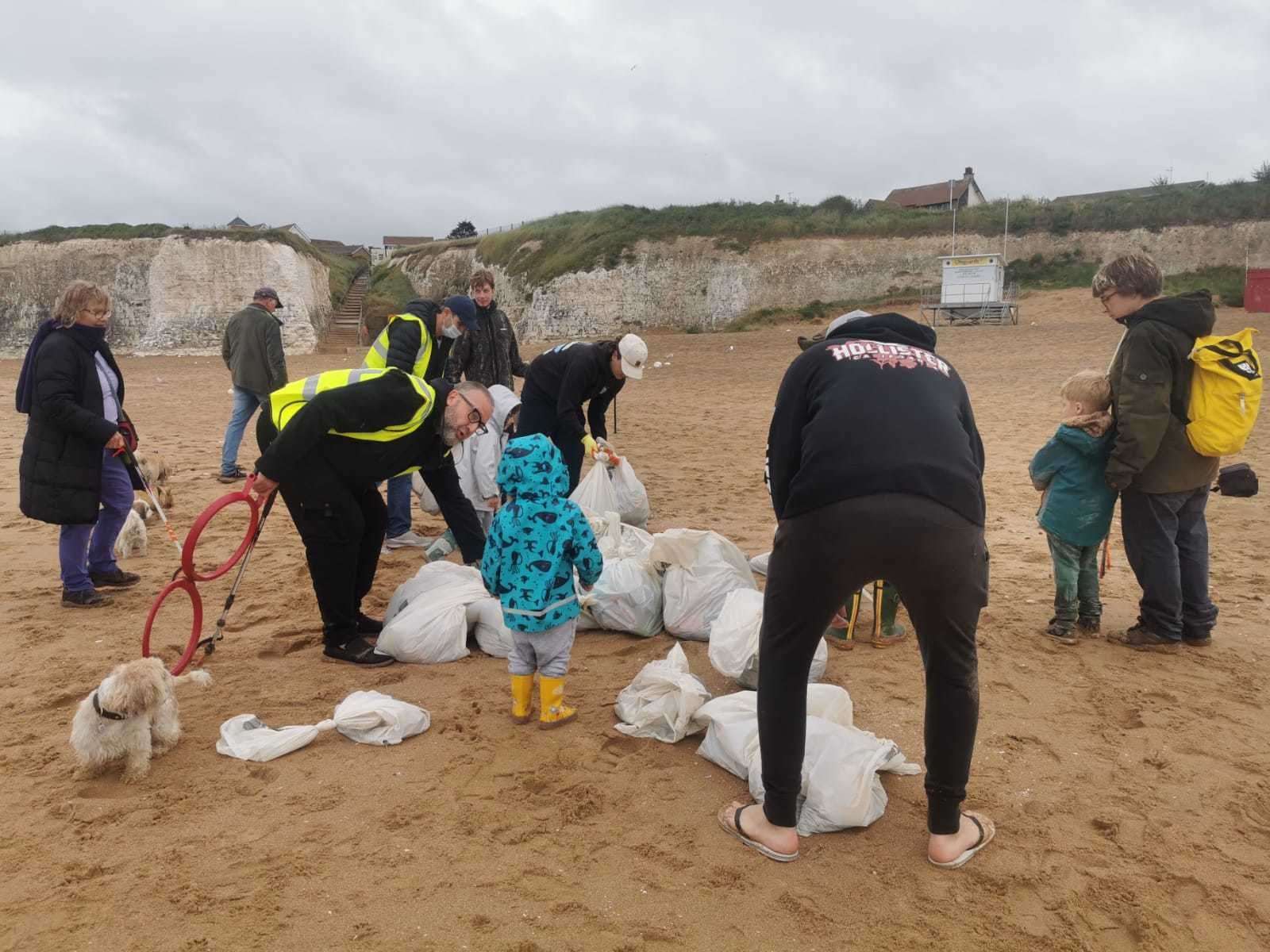 Hard-working volunteers from the Friends of Botany Bay and Kingsgate Group