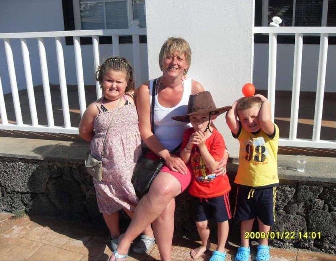 Kerri Mothersole and three of her children, Kezlyn, Jordan and Ryan, in 2009. Picture: Jordan Dighton