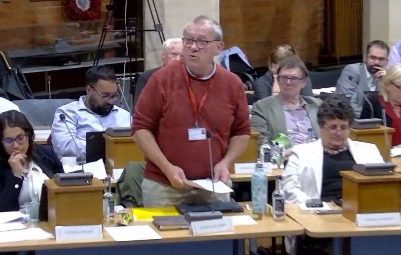Cabinet member Cllr Simon Curry spoke in favour