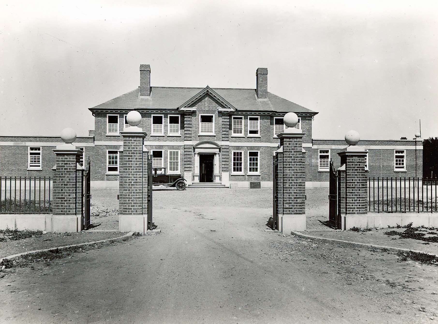 The former Ashford Hospital in Kings Avenue