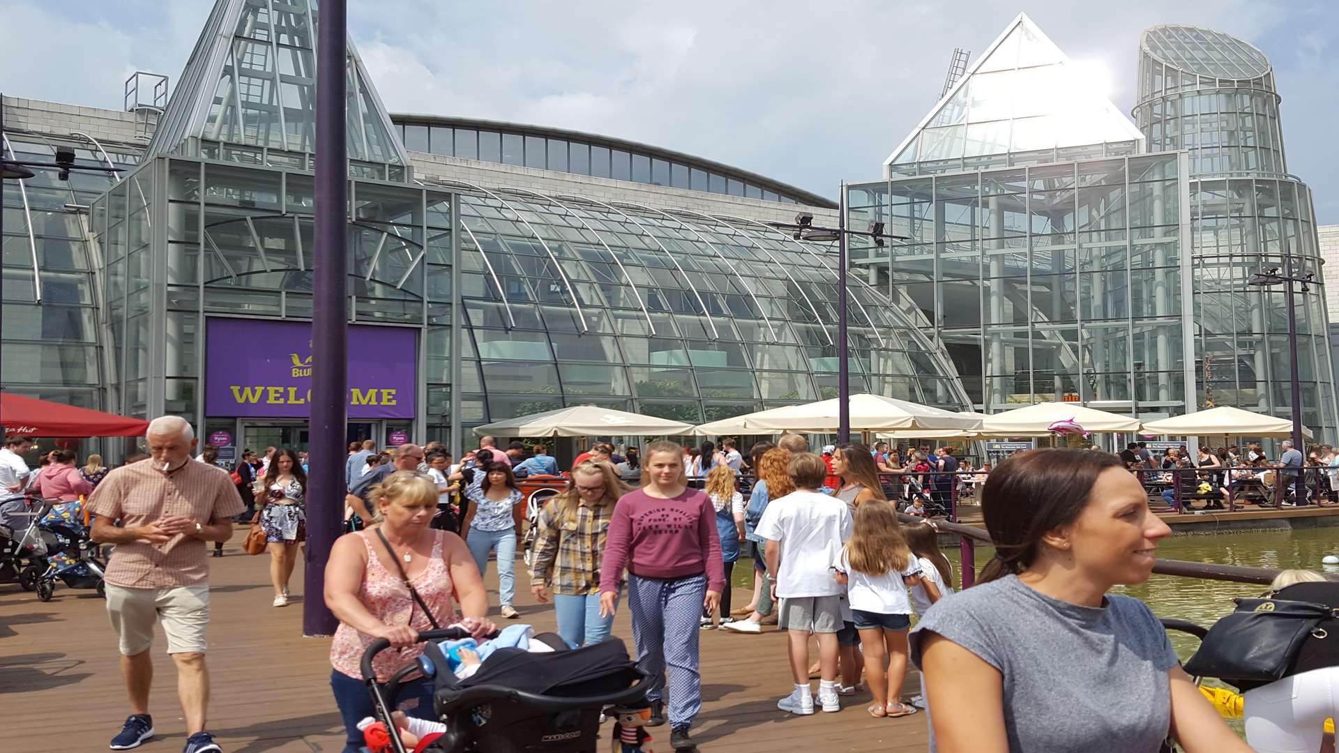 People have been told to leave the shopping centre