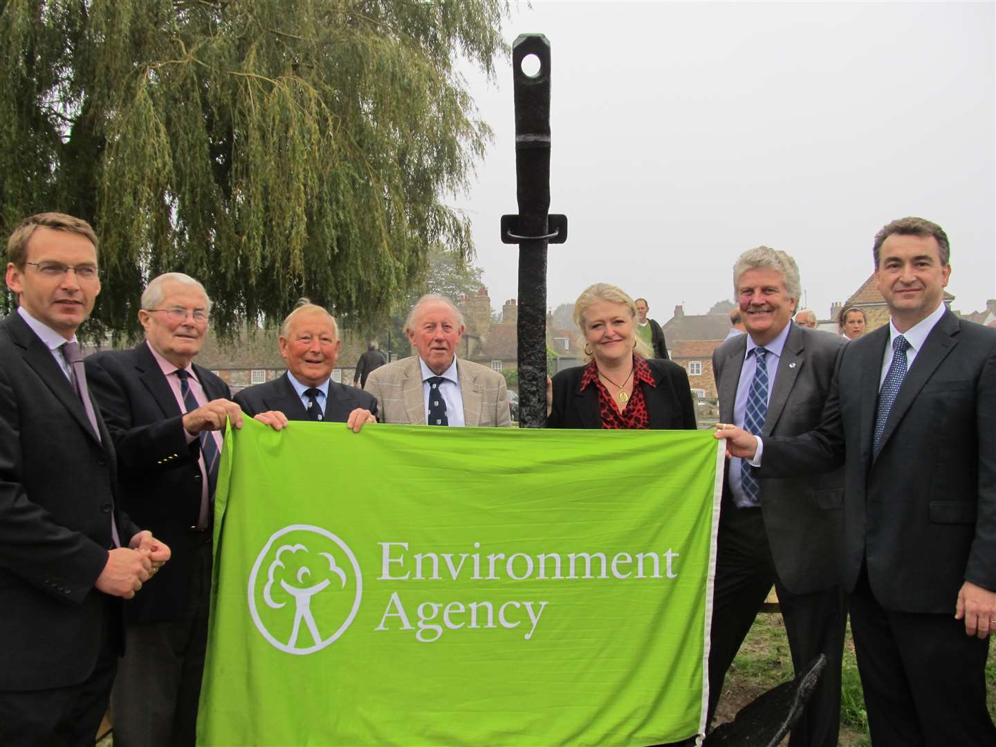 Andrew Pearce, Environment Agency, Cllr Watts, Cllr Trussler, Cllr Bragg, MP Laura Sandys, KCCs Mark Dance and John Oliphant from Pfizer.