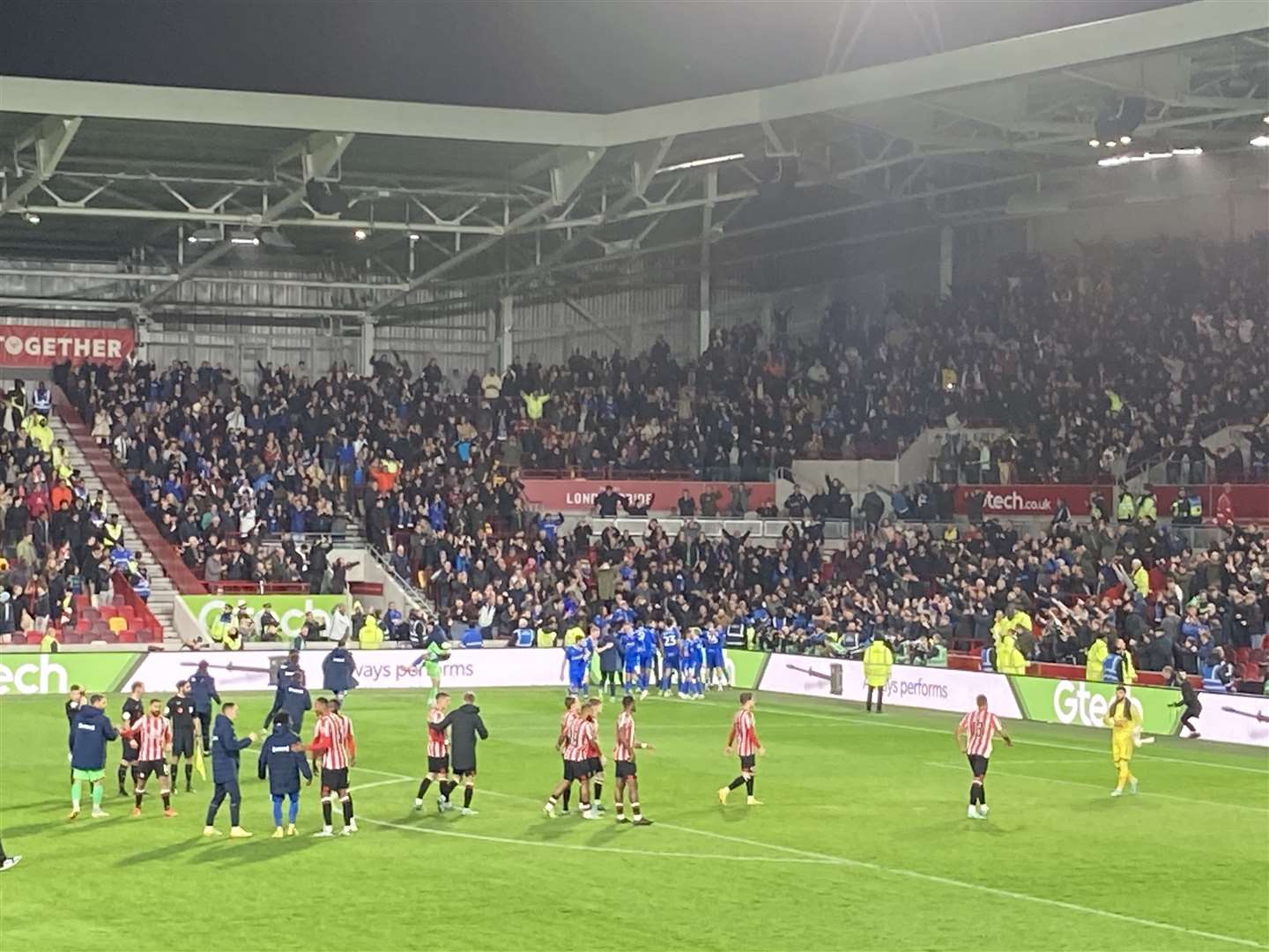 Gillingham celebrate their win infront of around 2,000 fans at Brentford (60523026)