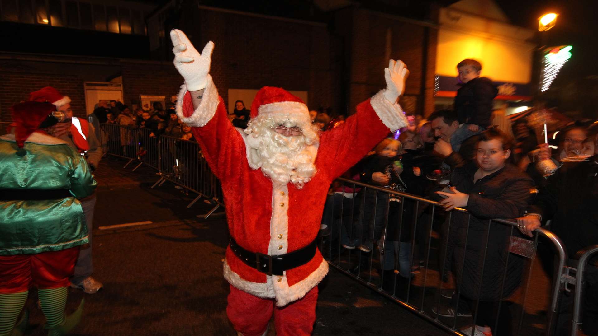 Santa's sleigh rounds raise money for the Sittingbourne Christmas Lights Association