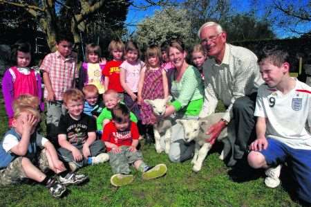 Blaxland family show off their lambs to youngsters