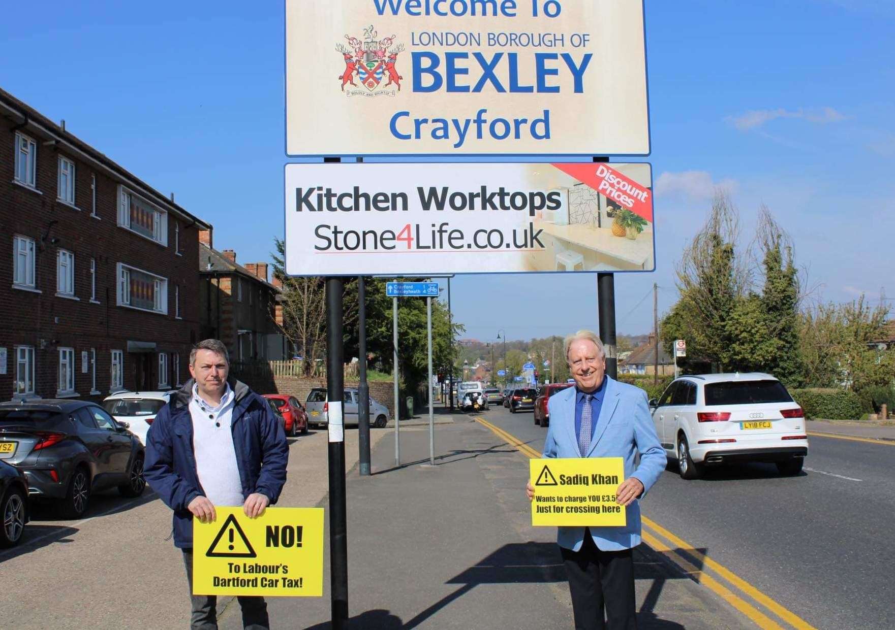 Dartford MP Gareth Johnson and Bexleyheath and Crayford MP David Evenett campaign at the border between Crayford, in Bexley and Dartford.