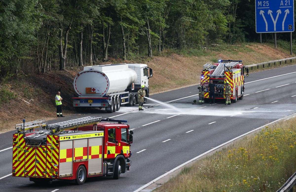 The tanker fire on the M25. Picture: UKNIP