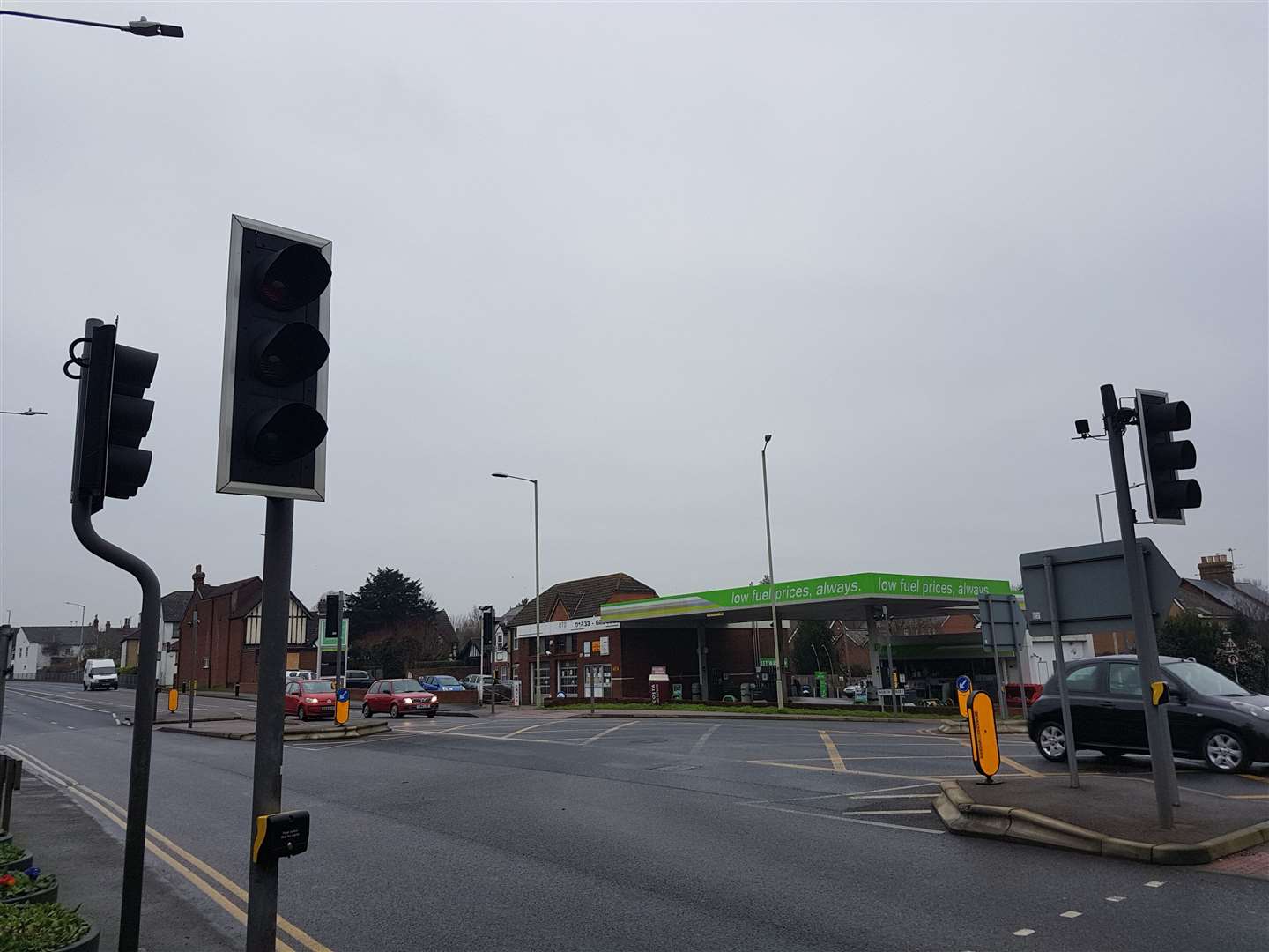 The traffic lights on the Somerset Road junction aren't working (27430615)