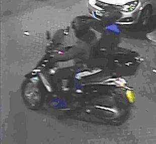 CCTV of the suspects on a moped (3176693)