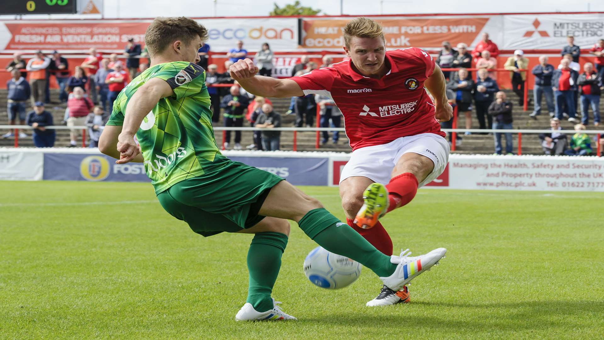 Dave Winfield looks to clear his lines for Ebbsfleet against Hemel Picture: Andy Payton