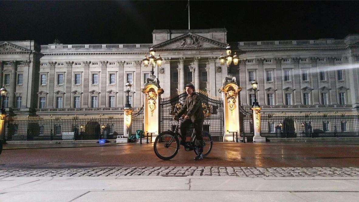 Cor Blimey, it's Sheppey tree surgeon Leon Butcher on his bike in front of Buckingham Palace on the set of Mary Poppins Returns (6630749)