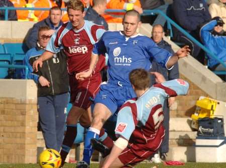 Midfielder Andrew Crofts tries to drive the Gillingham side forward. Picture: GRANT FALVEY