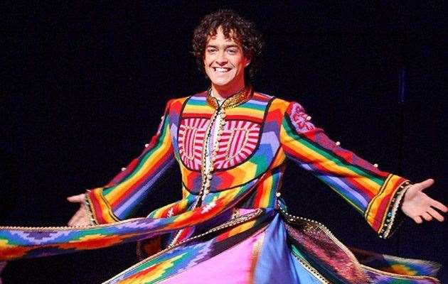 Joseph actor Lee Mead will be switching on the Christmas lights