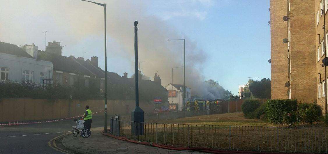 Pictures of the fire in Lowfield Street Credit: @Mathaeus__ (3400696)