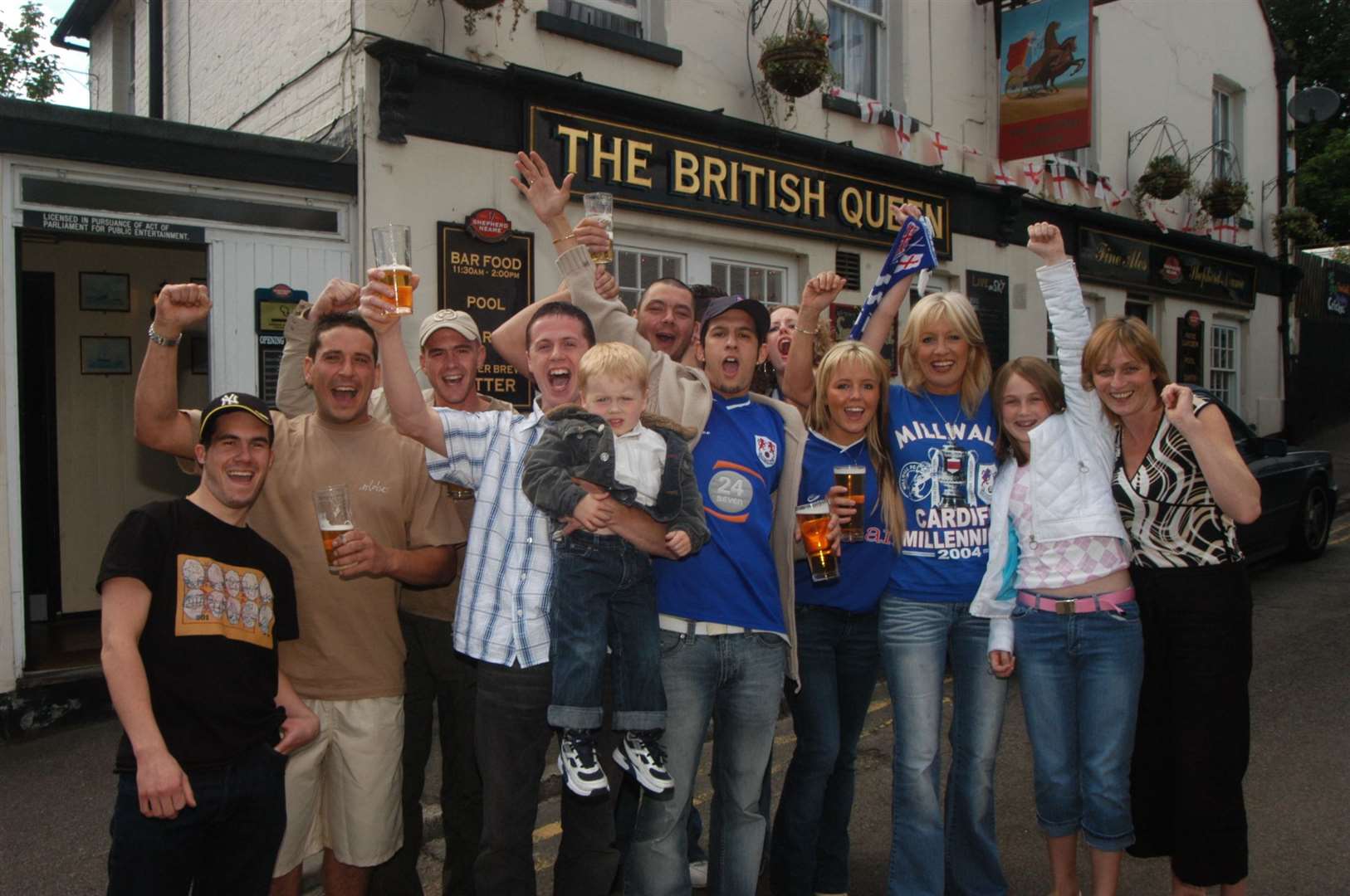 Radio 1 were at the British Queen pub in Maidstone for the FA cup final between Man Utd and Millwall. It sadly closed in 2015 and a block of flats has been built on the site