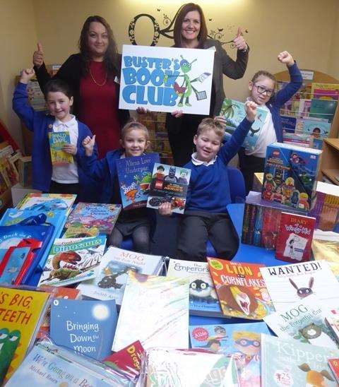 Shears Green staff and pupils with their prize books (6920287)