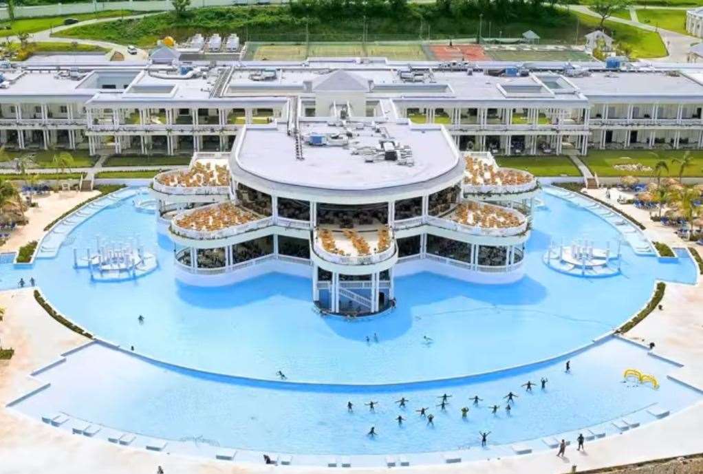 The Grand Palladium Lady Hamilton Resort & Spa in Jamaica. Pic: Youtube/ELemoSA
