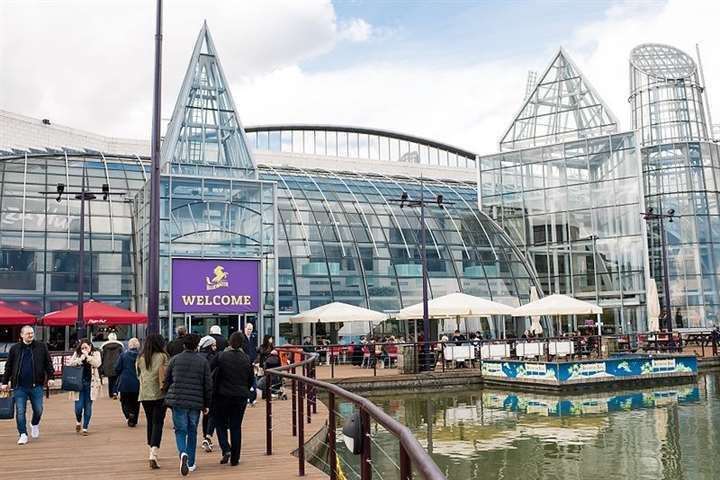 Bluewater is served by buses operated by Transport for London including the 96 and the 492