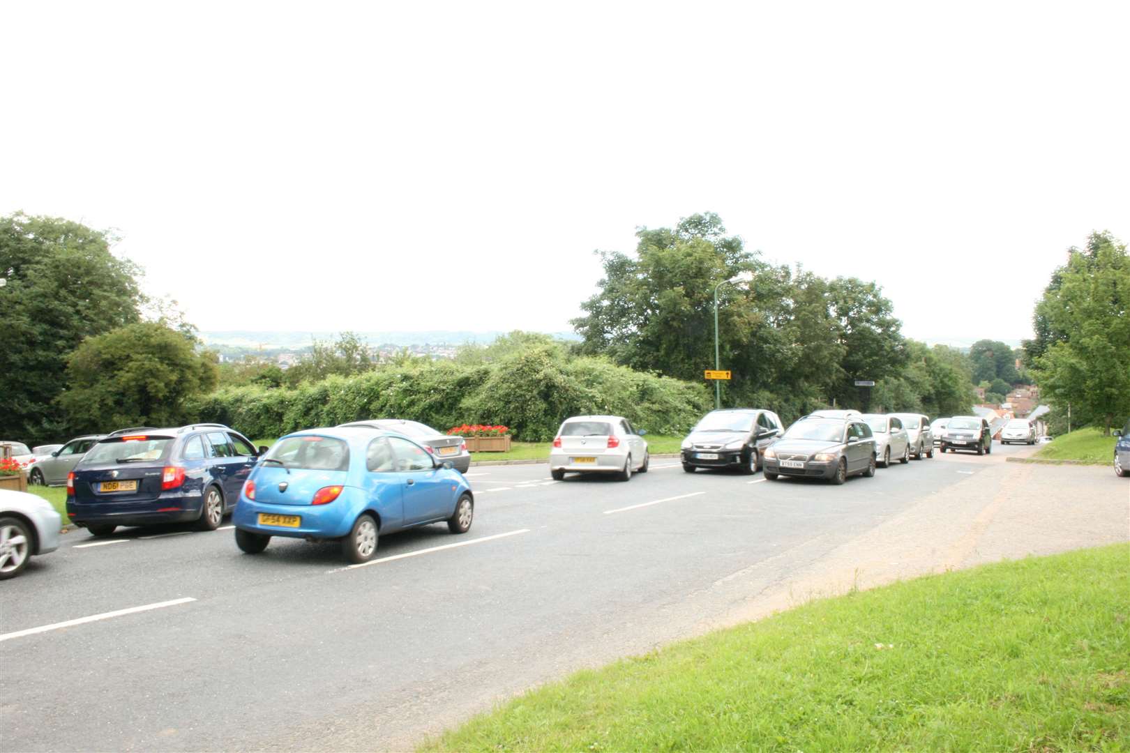 Cars queueing to get into Tovil top