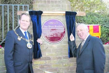 Medway Mayor Cllr David Carr (left) and the Rt Hon Lord Brabazon of Tara unveil the plaque