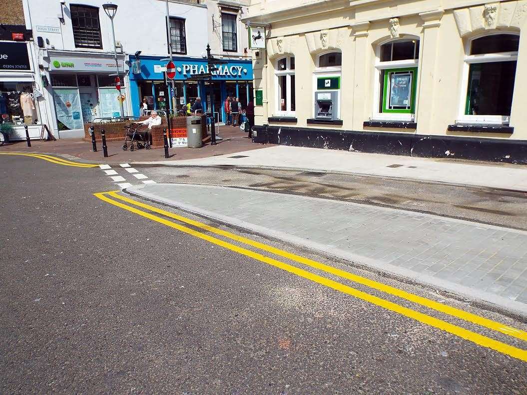 South Street's amendments, which includes a bottle neck taxi rank and differing heights in the curb