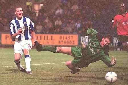 Jamie Turner in action for Gravesend in an FA Cup 1st round tie against Huddersfield in 2001. Picture courtesy HUDDERSFIELD DAILY EXAMINER
