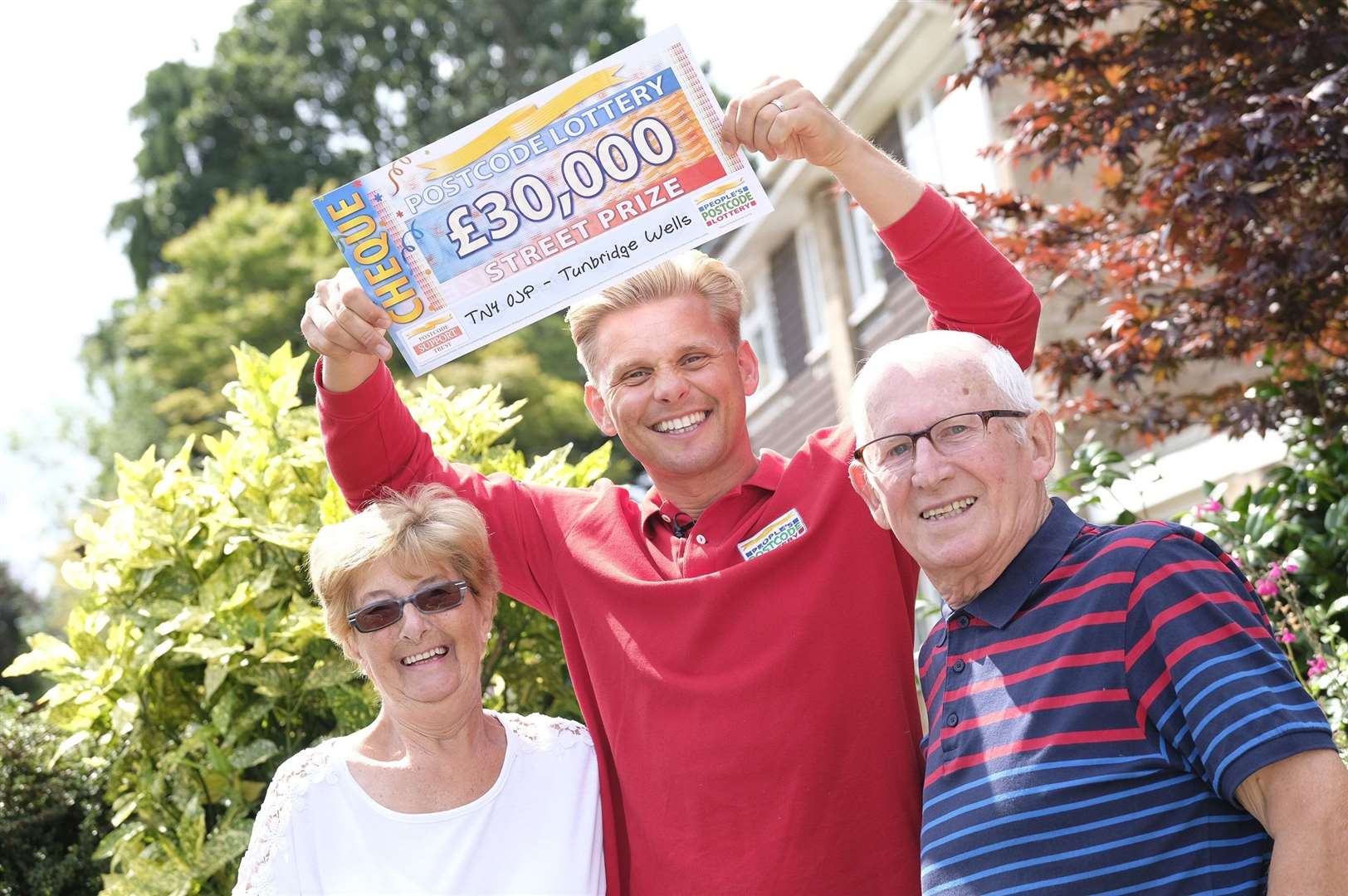 Jan and Frank Cornell with Jeff Brazier (15018089)
