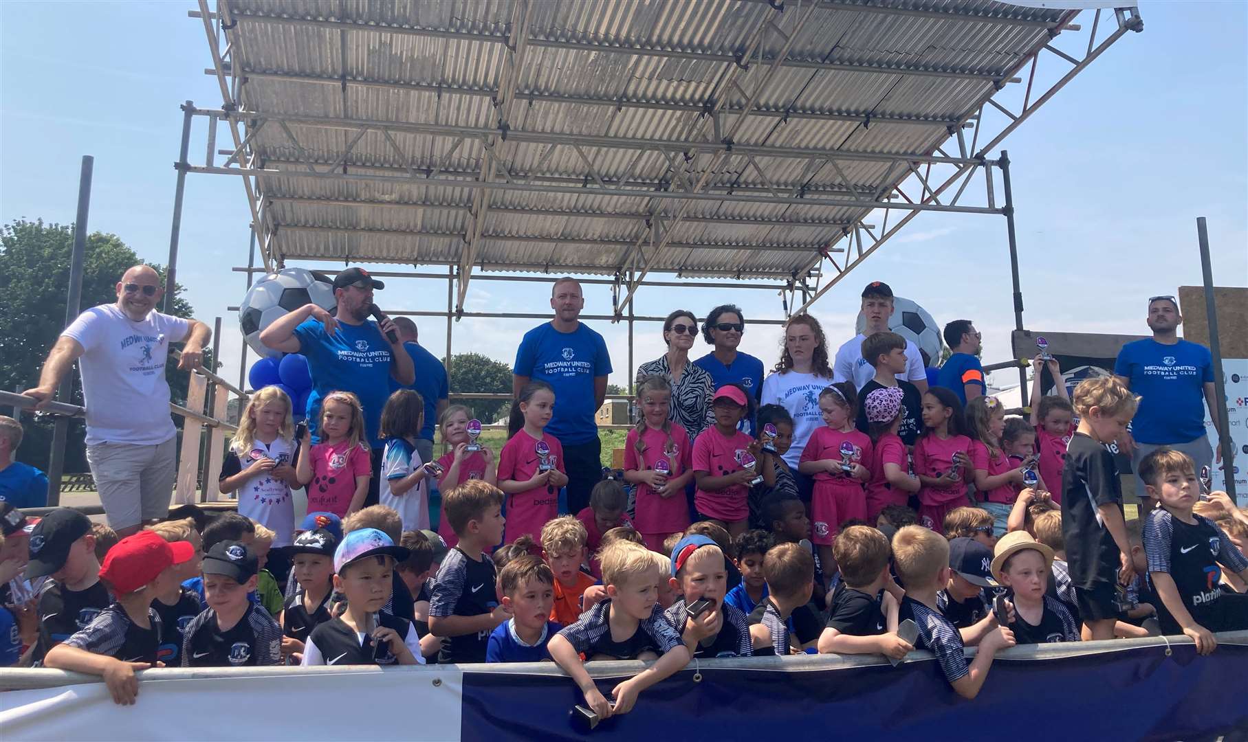 Medway United’s soccer school kids with their 2022/23 club awards, presented by Brad and Shannon Galinson
