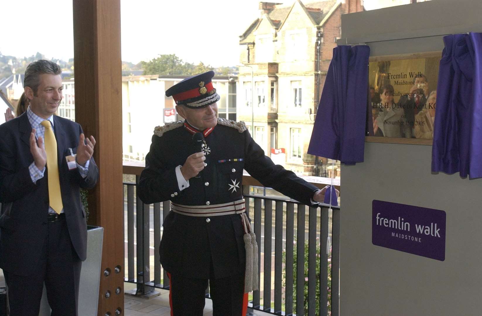 Lord Lieutenant of Kent Allan Willett officially opens Fremlin Walk. Pic: John Wardley