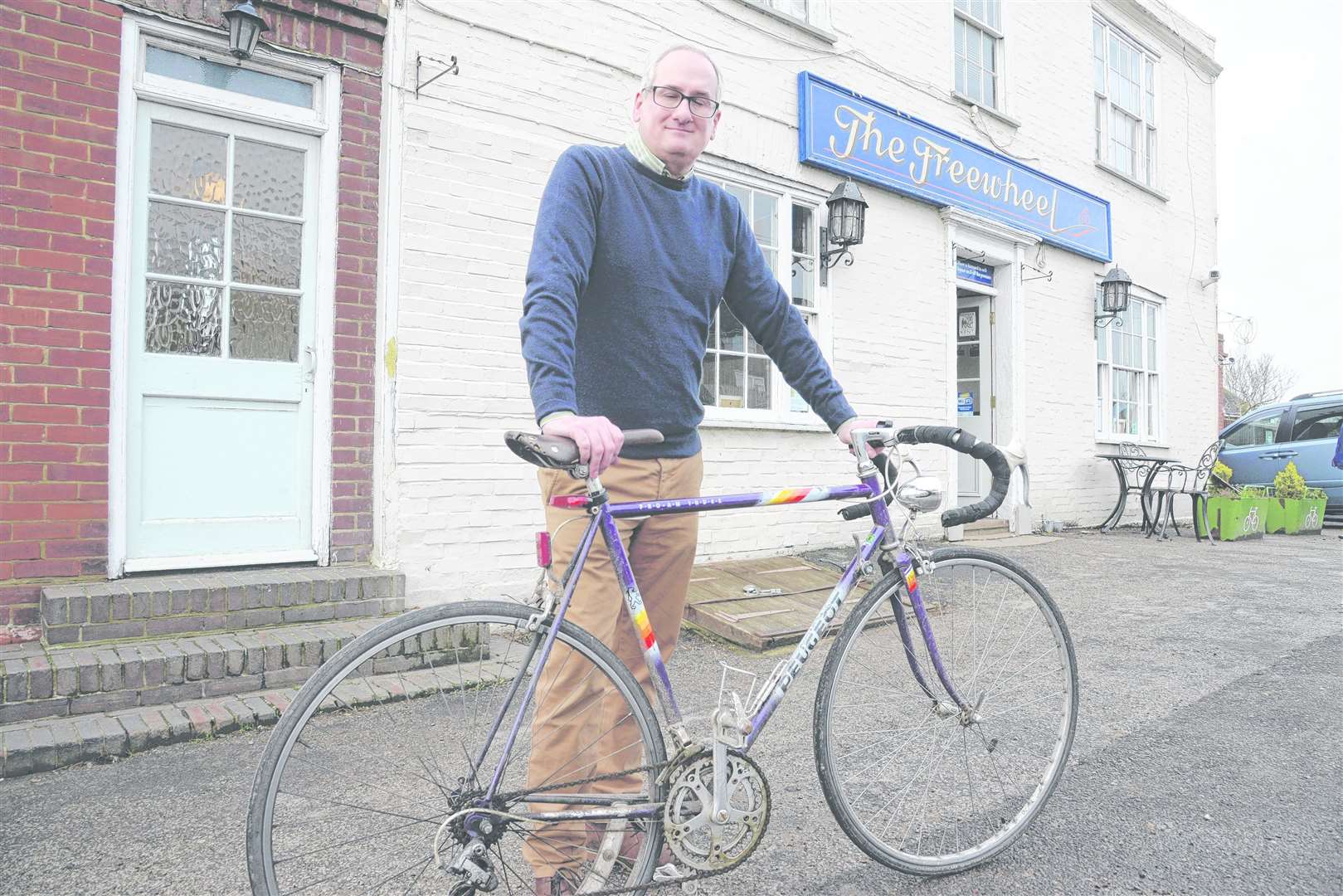 Adrian Oliver, Swale council's new officer for active travel, has teamed up with Sheerness town councillor Linda Brinklow