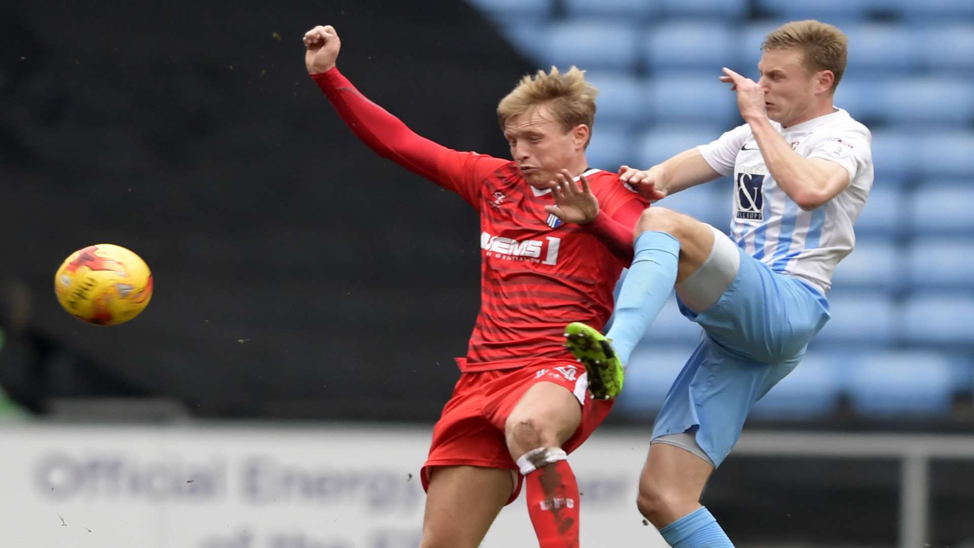 Josh Wright gets stuck in Picture: Barry Goodwin