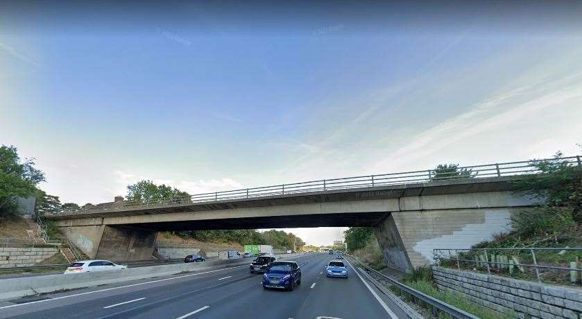 The bridge over the M20 at New Hythe Lane, Larkfield