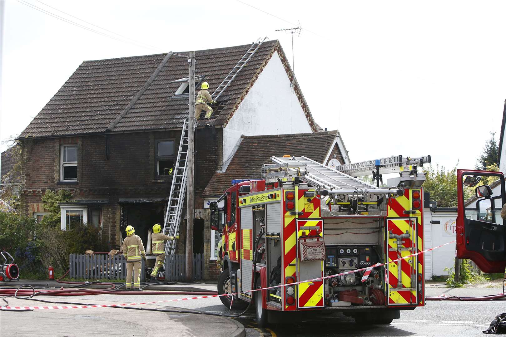 House fire in Commerical Road, Paddock Wood..Commercial Road, Paddock Wood.Picture: Andy Jones. (10015534)